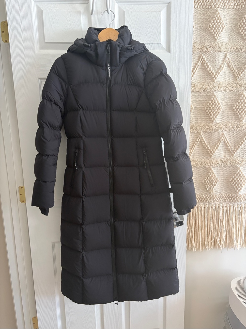 Aritzia Super Snug Puff Long (black)